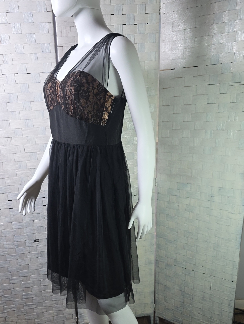 Retro Stage Dress - Picture 4 of 10